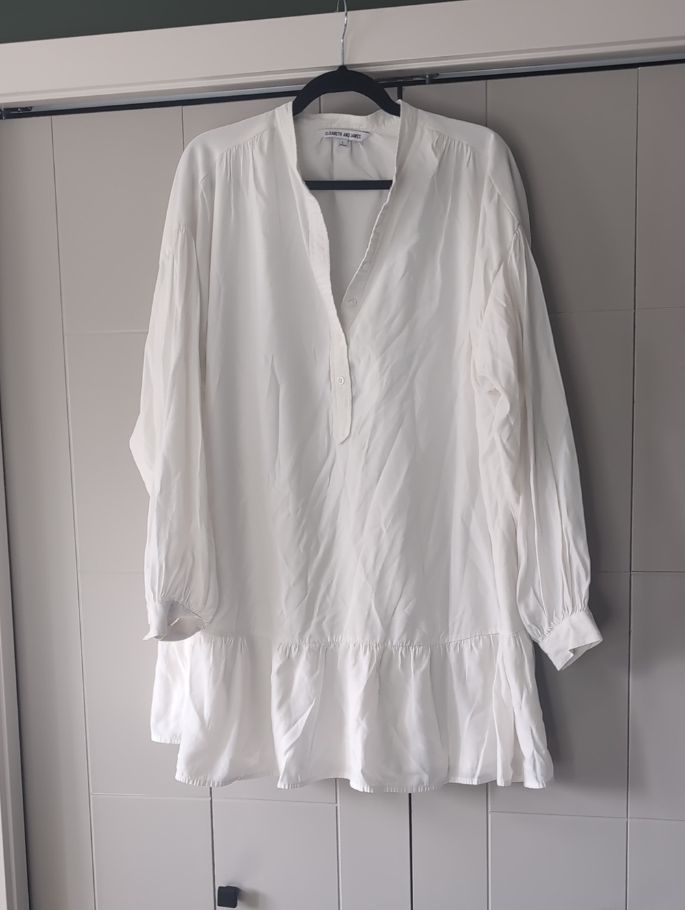 Elizabeth and James White Casual Dress
